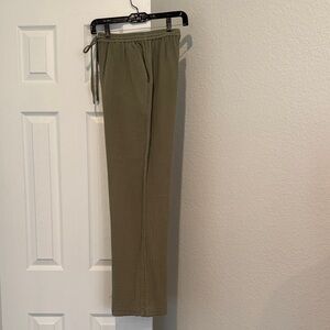 Women’s green gauze pants
